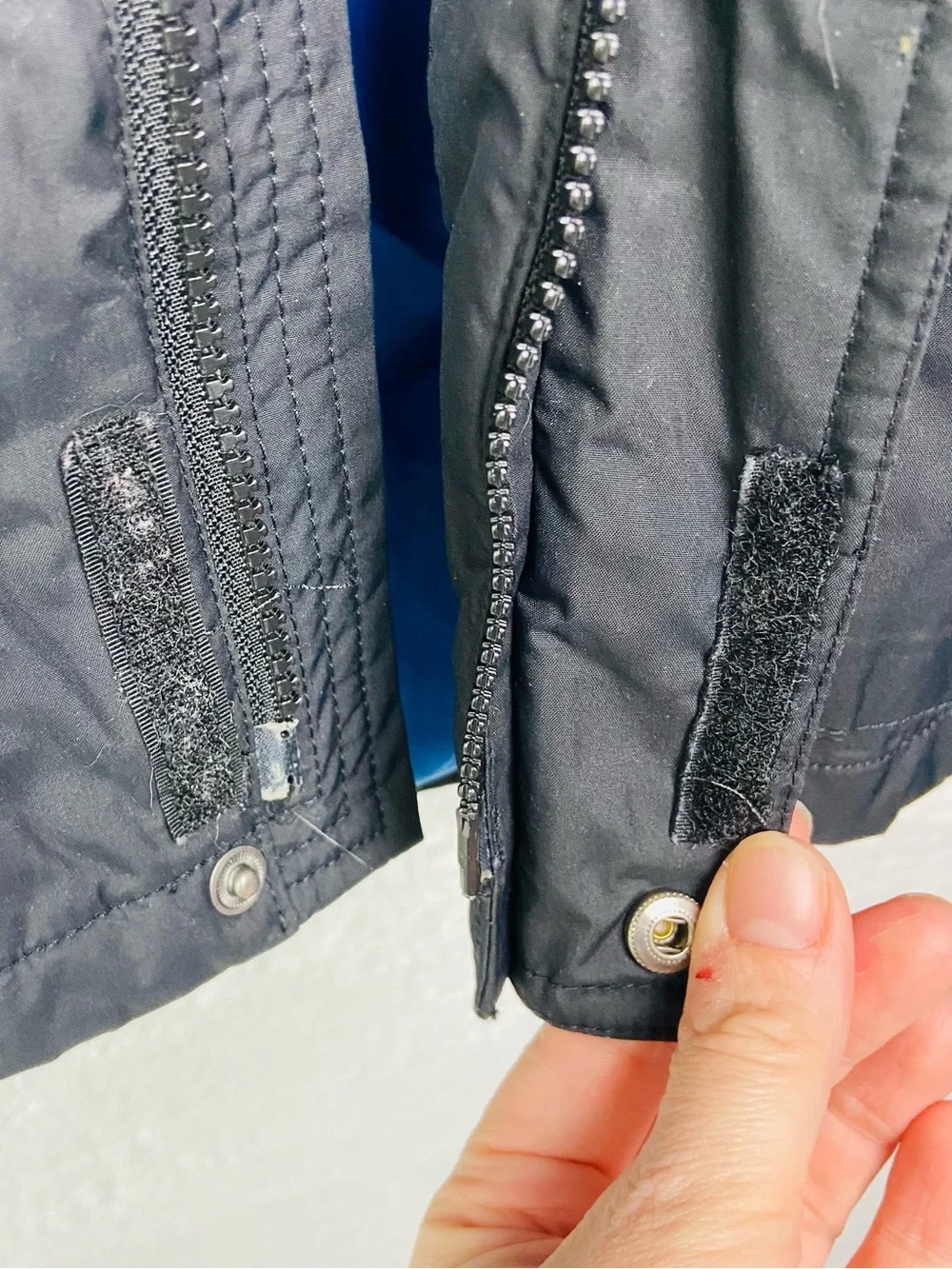 The North Face Black Kids Puffer Jacket with Faux Fur Hood Trim size 5